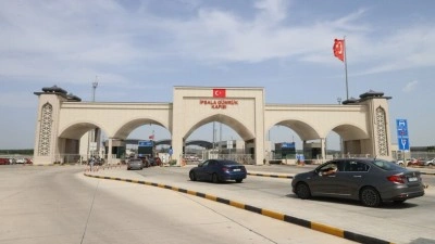 Avrupa'ya a&ccedil;ılan bazı g&uuml;mr&uuml;k kapılarında Kurban Bayramı'nda ara&ccedil; ve yolcu giriş rekoru kırdı