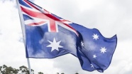 Avustralya Günü için hazırlanan başörtülü ilanlara bombalı tehdit