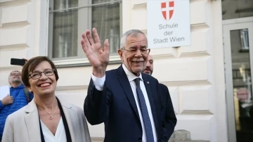 Avusturya’da cumhurbaşkanlığı seçimini mevcut Cumhurbaşkanı Van der Bellen kazandı
