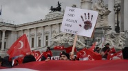 Avusturya'da 'Teröre Lanet, Demokrasiye Davet' mitingi düzenlendi