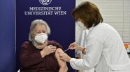 Avusturya ve İtalya&#039;da ilk Kovid-19 aşıları yapıldı