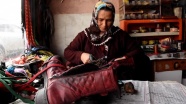 Ayakkabı tamircisi kadın 'aile mesleği'ne sahip çıkıyor