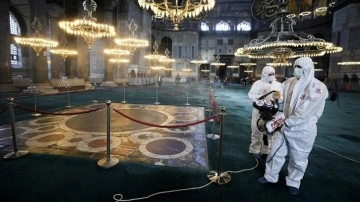 Ayasofya-i Kebir Cami-i Şerifi'nde Ramazan temizliği yapıldı