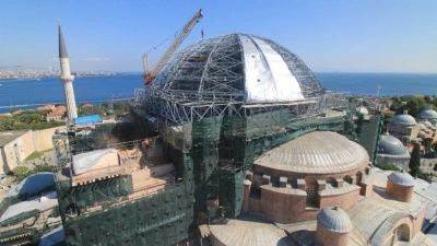 Ayasofya'nın ana kubbesindeki restorasyon &ccedil;alışmalarında yeni aşamaya ge&ccedil;ildi