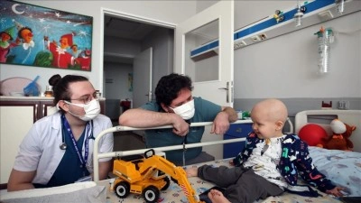 Aydın'da doktor kardeşler aynı hastanede &ccedil;ocuklara sağlık hizmeti veriyor