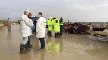 Aydın'da viyadük için açılan temel çukuruna düşen otomobildeki 3 kişi öldü