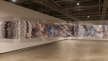 Ayhan Safoğlu'nun "Teneff&uuml;s" sergisi Salt Galata'da sanatseverlerle buluştu