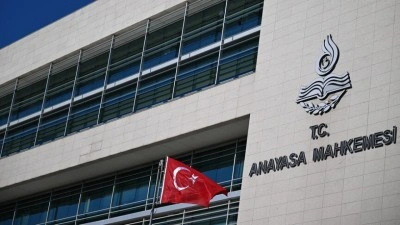 AYM, noterlerin tatil g&uuml;nlerinde &ccedil;alışmasının y&ouml;netmelikle d&uuml;zenlenmesini iptal etti
