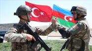 Azerbaycan&#039;ın sahada Türkiye masada kazandı