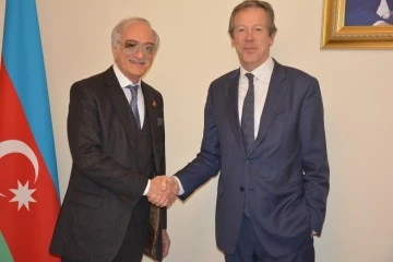 Azerbaycan'ın Moskova Büyükelçisi Bülbüloğlu, İngiltere Büyükelçisi Casey'yi ağırladı
