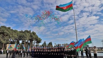 Azerbaycan'da Bayrak Günü kutlanıyor