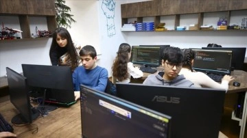 Azerbaycanlı şehit çocuklarının oluşturduğu takımlar TEKNOFEST'e hazırlanıyor