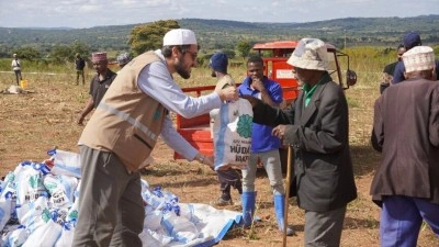 Aziz Mahmud H&uuml;dayi Vakfı Tanzanya'da 70 bin aileye kurban eti dağıttı