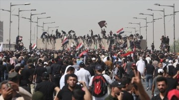 Bağdat’ta Sadr destekçileri Yeşil Bölge’yi basmaya çalışıyor