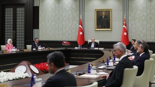 Bahçeli, Kabine Toplantısı'na "ay-yıldız" motifli 102 gül gönderdi