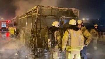 Bahçelievler'de seyir halindeki İETT otobüsünde çıkan yangın söndürüldü