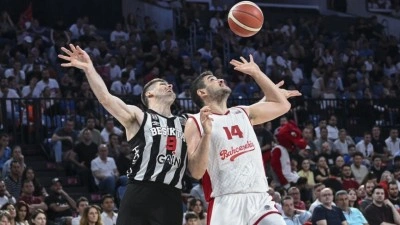 Bah&ccedil;eşehir Koleji, Beşiktaş GAİN'i 98-95 yenerek seride 2-1 &ouml;ne ge&ccedil;ti