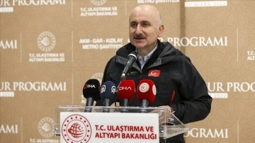Bakan Adil Karaismailoğlu, AKM-Gar-Kızılay Metro Şantiyesi işçileriyle sahurda bir araya geldi
