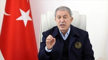 Bakan Akar: Pazar günü Arifiye'de üretilen ilk milli muharebe tankımız Altay'ı alacağız