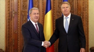 Bakan Akar, Romanya Cumhurbaşkanı Iohannis ile görüştü