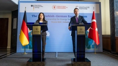 Bakan Bayraktar: H&uuml;rm&uuml;z krizi ile g&ouml;r&uuml;n&uuml;r hale gelen ve t&uuml;m d&uuml;nya ekonomisini etkileyen bu s&uuml;re&ccedil;te i