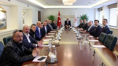 Bakan Bayraktar: İş&ccedil;i kardeşlerimizin haklarını zamanında alabilecekleri bir istihdam sağlanmasının