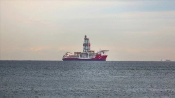Bakan Bayraktar, Karadeniz'de birkaç ay içinde petrol keşfi için sondaj yapılacağını bildirdi