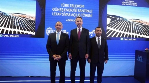 Bakan Bayraktar, Sivas'taki GES yatırımının açılışını 5G ile İstanbul'dan yaptı