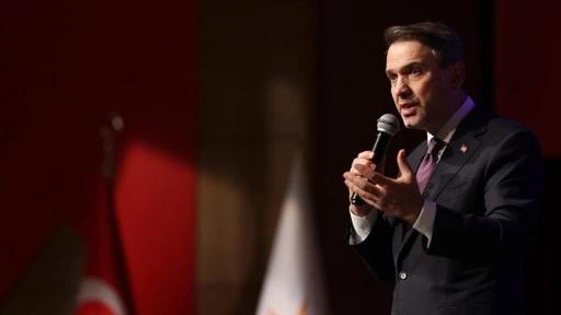 Bakan Bayraktar: Yüzer üretim platformumuz 29 Mayıs'ta İstanbul Boğazı'nı geçecek