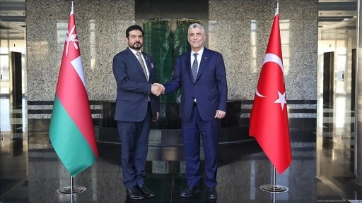 Bakan Bolat, Umman Ticaret, Sanayi ve Yatırım Teşvik Bakanı Yousef ile g&ouml;r&uuml;şt&uuml;