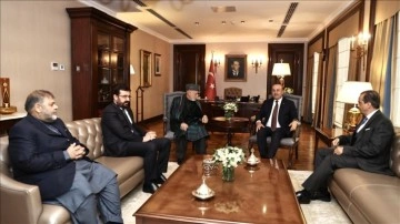 Bakan Çavuşoğlu, eski Afganistan Cumhurbaşkanı Karzai ile görüştü