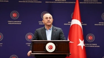 Bakan Çavuşoğlu, Suriye’den Türkiye’ye sığınmacı akını iddialarını yalanladı