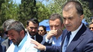 Bakan Çelik'ten, 15 Temmuz şehidi ikiz polisin mezarına ziyaret