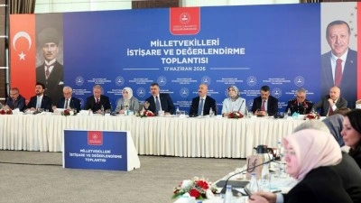 Bakan &Ccedil;ift&ccedil;i: Sahipsiz sokak hayvanlarının tamamını yıl sonuna kadar barınaklara veya doğal yaşam al