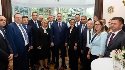 Bakan Fidan, Bulgaristan'daki T&uuml;rk iş insanları ve soydaş siyaset&ccedil;ilerle g&ouml;r&uuml;şt&uuml;