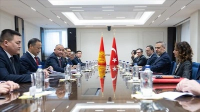 Bakan Fidan, Kırgızistan Meclis Başkanı Turgunbek uulu ile bir araya geldi