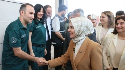 Bakan G&ouml;ktaş Kapıkule'de gurbet&ccedil;ileri karşıladı