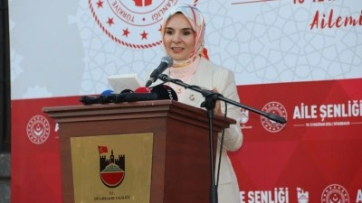 Bakan G&ouml;ktaş: Yuva kurmak isteyen gen&ccedil;lerimizin yanında olduk