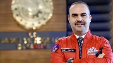 Bakan Kacır, dünyaca ünlü 70'i aşkın astronotun Türkiye'ye geleceğini bildirdi