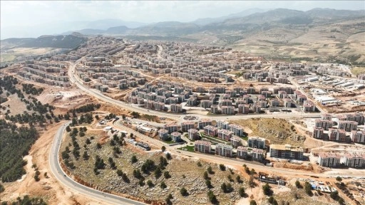 Bakan Kurum, Adıyaman İndere'de yapımı tamamlanan konutların görüntülerini paylaştı