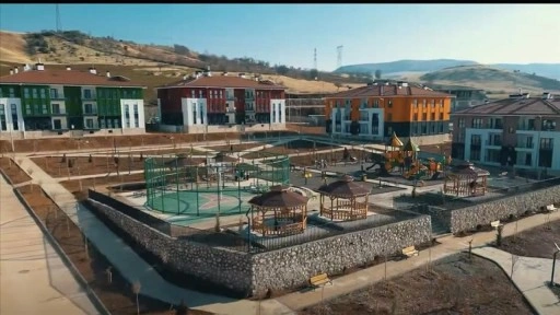 Bakan Kurum'dan deprem b&ouml;lgesi i&ccedil;in "Tohum" filmi paylaşımı