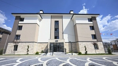 Bakan Kurum, TOKİ'nin a&ccedil;ık satış kampanyasının Ankara'daki &ouml;rnek konutlarını paylaştı