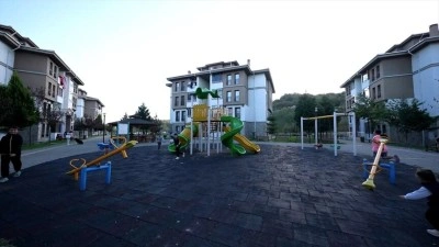 Bakan Kurum, Zonguldak'ta TOKİ'nin yaptığı konutlarda oturan ev sahiplerinin g&ouml;r&uuml;şlerini paylaştı