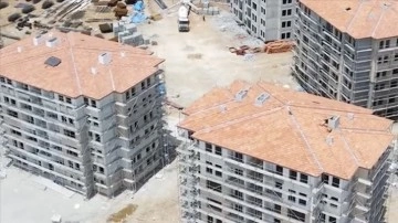 Bakan Özhaseki: İslahiye'de inşa ettiğimiz 17 bloktaki 399 konutun yapımında önemli aşama katetettik