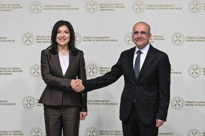 Bakan Şimşek, Almanya Ekonomi ve Enerji Bakanı Reiche ile bir araya geldi