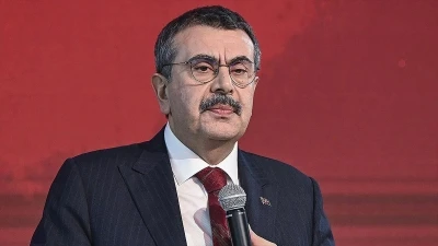 Bakan Tekin: T&uuml;rkiye Y&uuml;zyılı Maarif Modeli'ne dijital okuryazarlıkla ilgili uyulması gereken kriterleri yerleştirdik