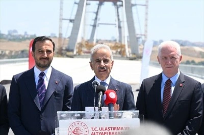 Bakan Uraloğlu, "Başakşehir-Nakkaş Otoyolu"nda incelemelerde bulundu