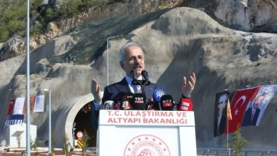 Bakan Uraloğlu, &Ccedil;orum-La&ccedil;in kara yolu ile Kırkdilim t&uuml;nellerinin a&ccedil;ılış t&ouml;reninde konuştu
