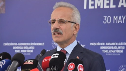 Bakan Uraloğlu: Lojistik sektöründe demir yolu kullanımını artırmak için çalışmaları başlattık