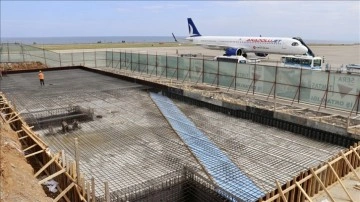 Bakan Uraloğlu: Trabzon Havalimanı'na yıl sonuna kadar 3240 metre uzunluğunda yeni pist yapacağ